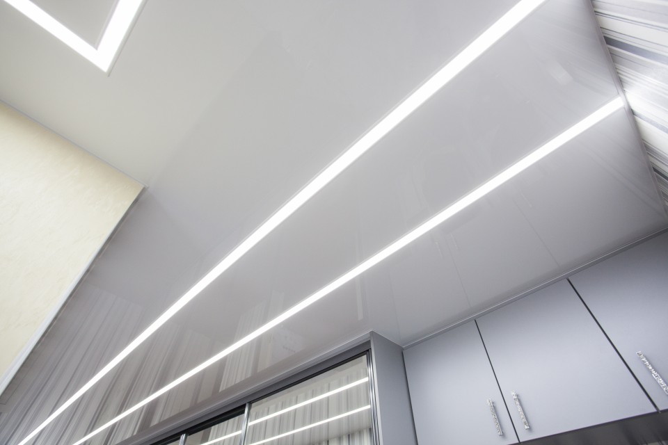 Заказать световые потолки с линией света в г. Токарёвка